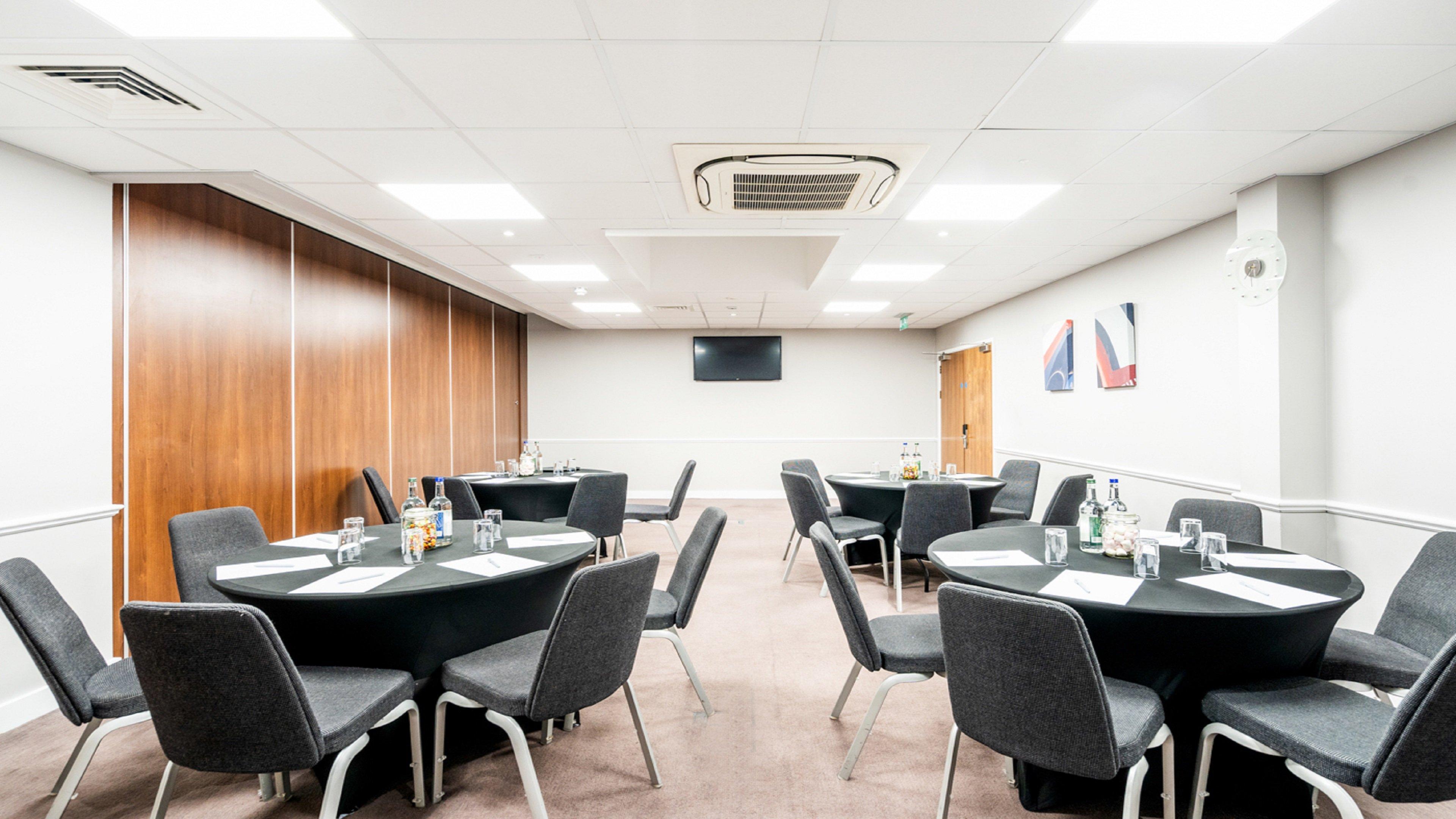 Holiday Inn London Luton Airport By Ihg Eksteriør bilde