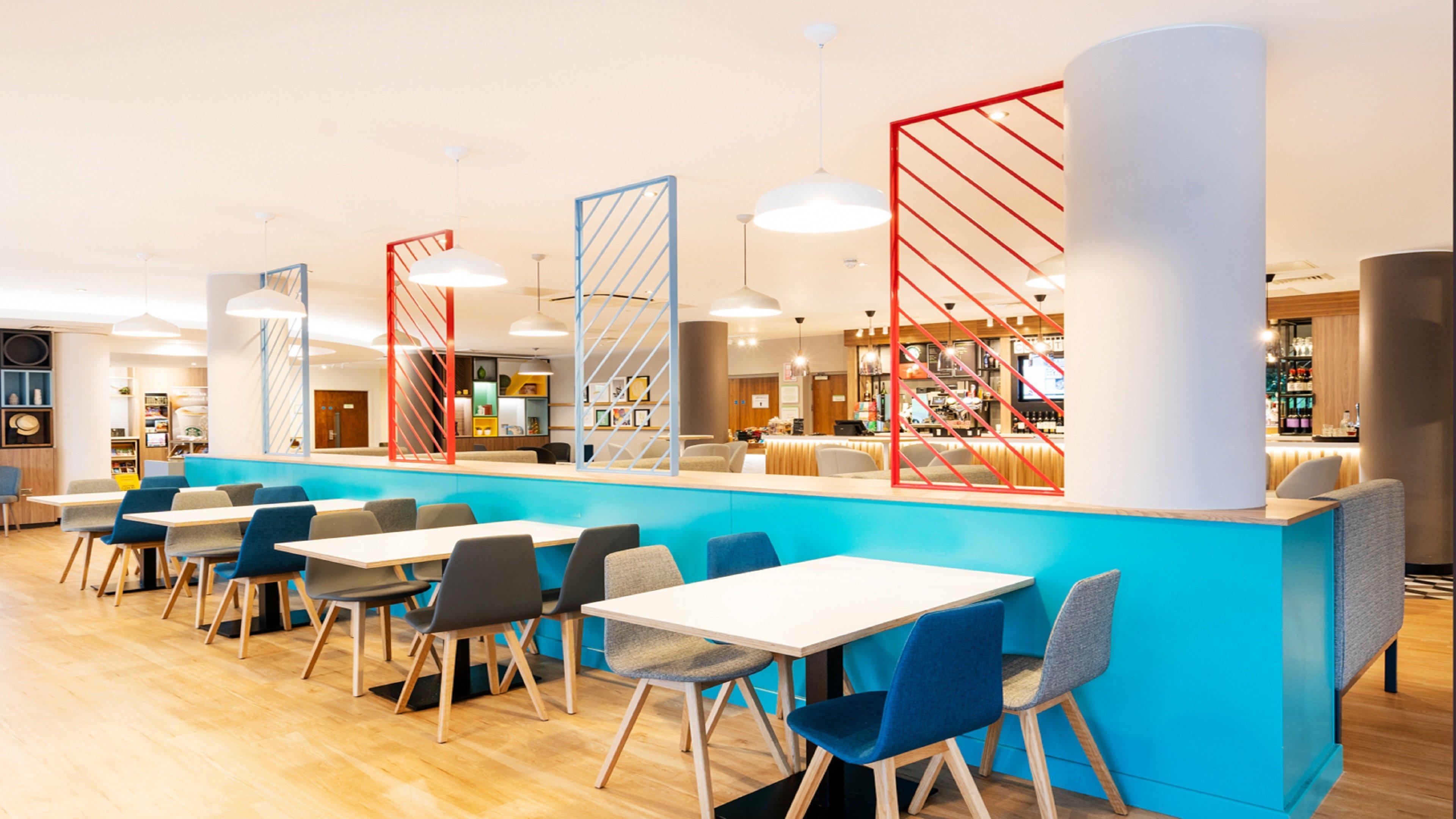 Holiday Inn London Luton Airport By Ihg Eksteriør bilde