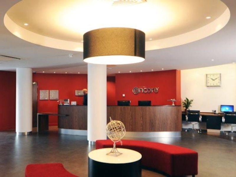 Holiday Inn London Luton Airport By Ihg Eksteriør bilde