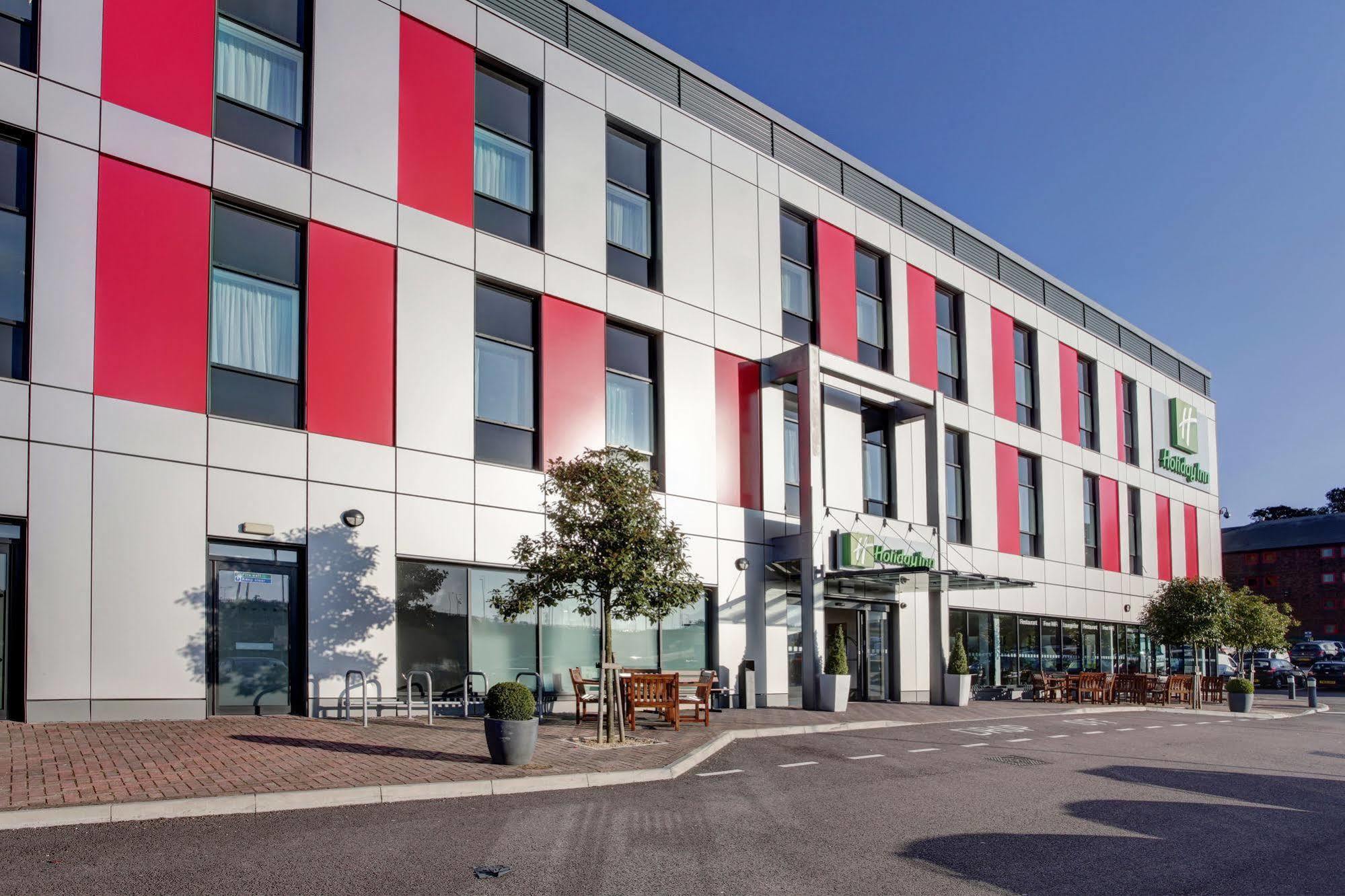 Holiday Inn London Luton Airport By Ihg Eksteriør bilde